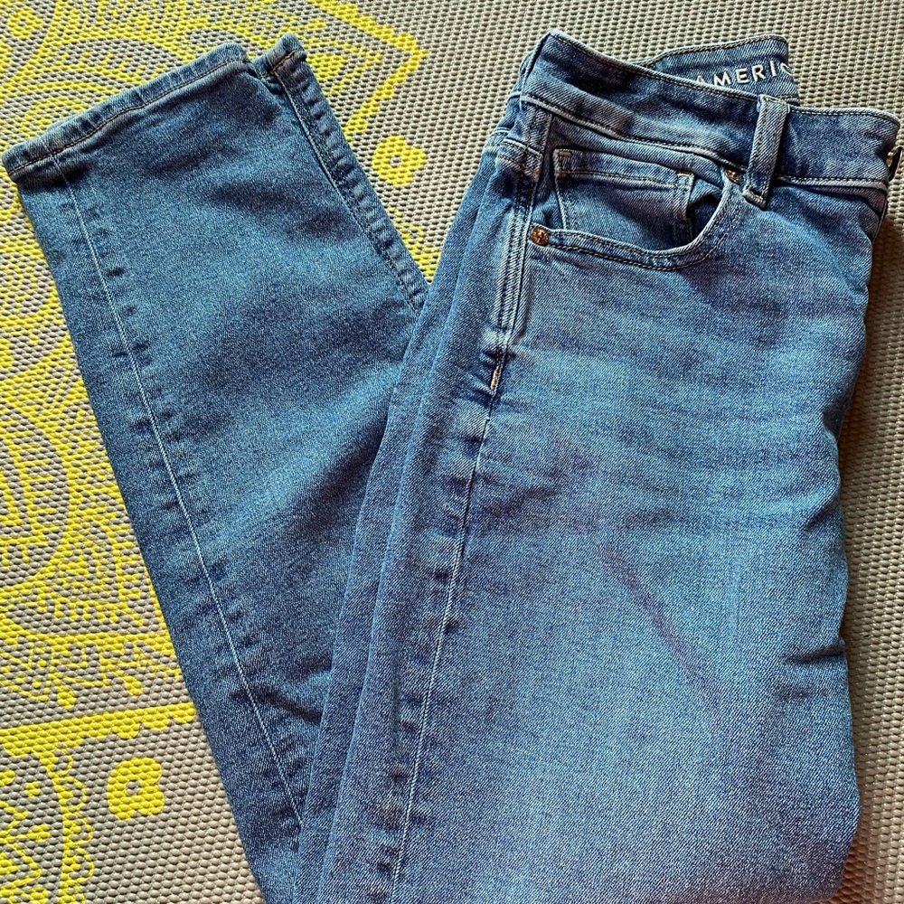 American Eagle Mom Jeans Size 2